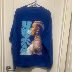 P!nk the pop star! Pretty and comfy blue sweatshirt